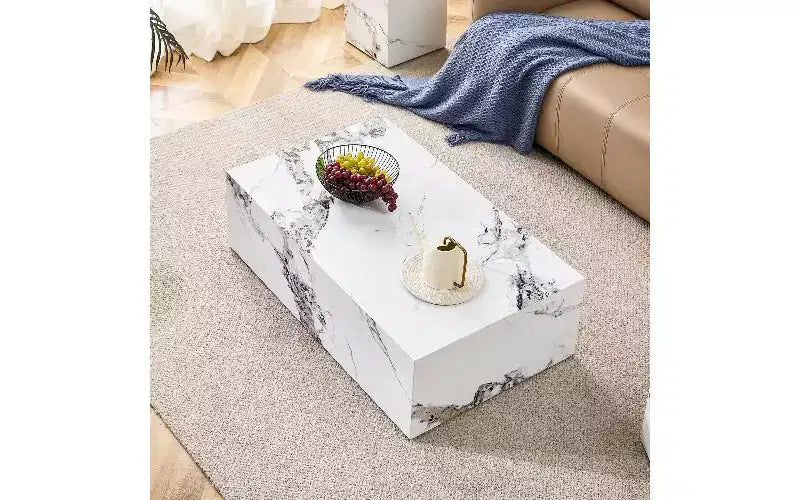 Minimalistischer rechteckiger Couchtisch, sofort einsatzbereiter Beistelltisch für das Wohnzimmer, moderner MDF-Teetisch mit natürlicher Textur