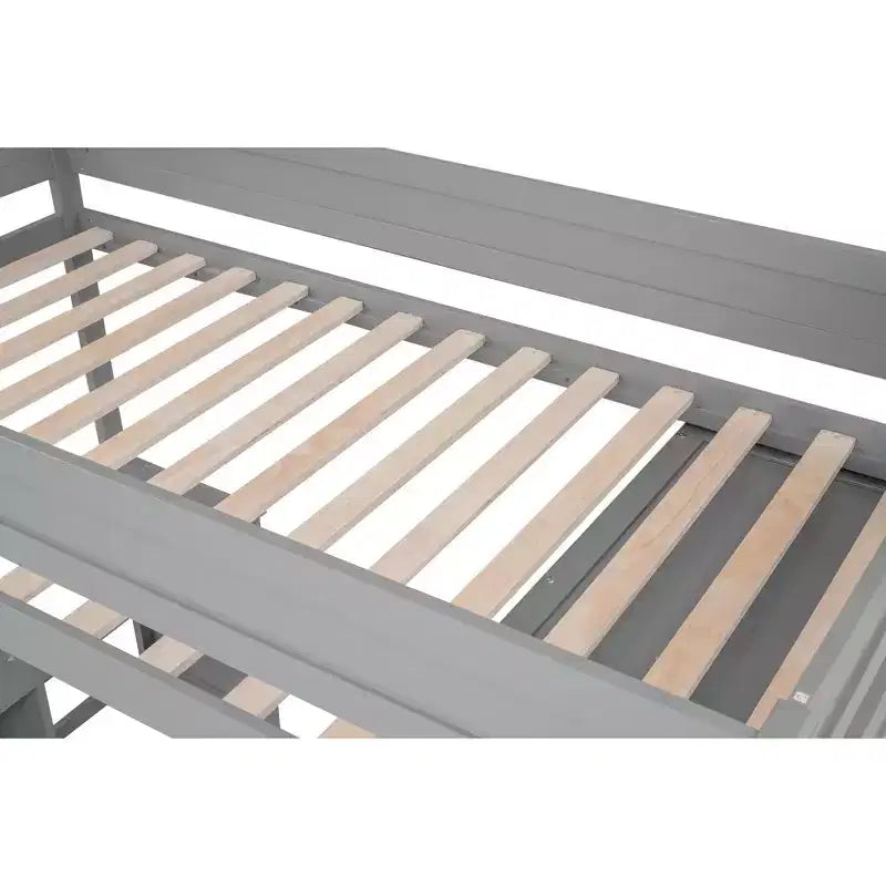  Hochbett mit Kleiderschränken und Schreibtisch mit 2 Schubladen und Schrank